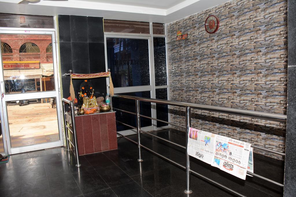 Hotel Nirmal Inn Μπουμπάνεσβαρ Εξωτερικό φωτογραφία