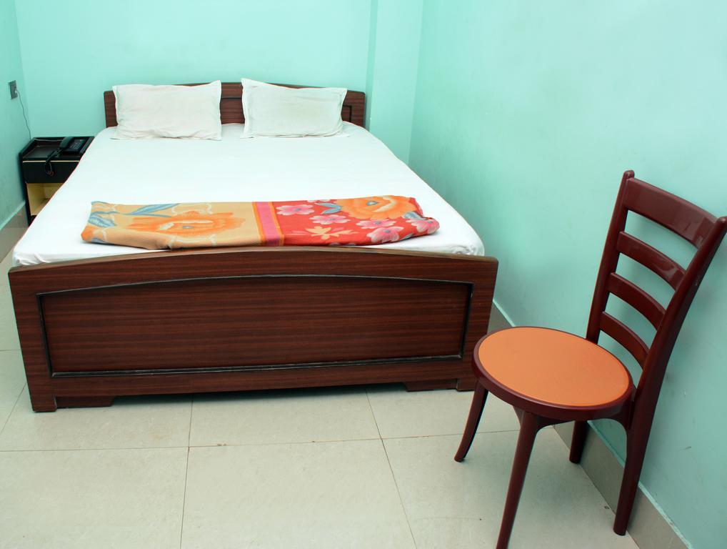 Hotel Nirmal Inn Μπουμπάνεσβαρ Δωμάτιο φωτογραφία
